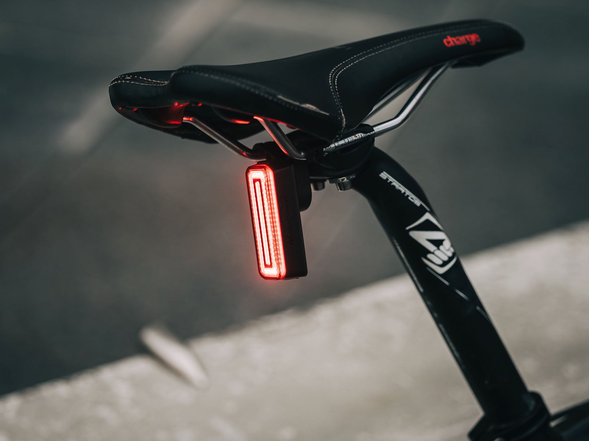 MagicShine SEEMEE 100 Auto Light Sensing + Brake Sensing Taillight - Seatpost Mount / Seat Rail Mount